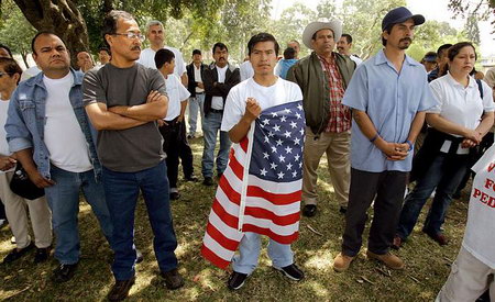 2006年5月，加利福尼亚的卡车司机在集会上为自己争取移民权利。