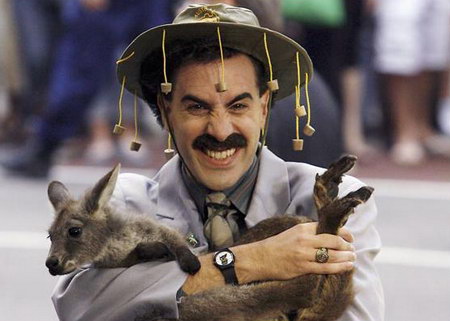 2006年11月13日,荣登北美票房冠军的影片《波拉特》澳洲首映,英国笑星萨沙·拜伦·科恩抱袋鼠搞笑登场。