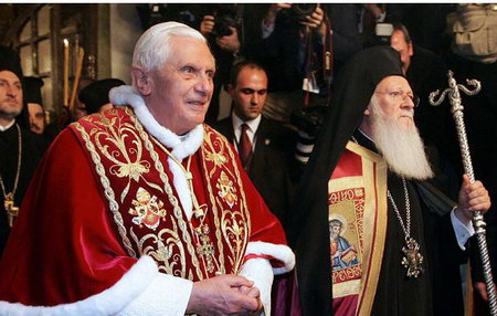 2006年11月29日， 梵蒂冈罗马天主教教皇本笃十六世访问土耳其。