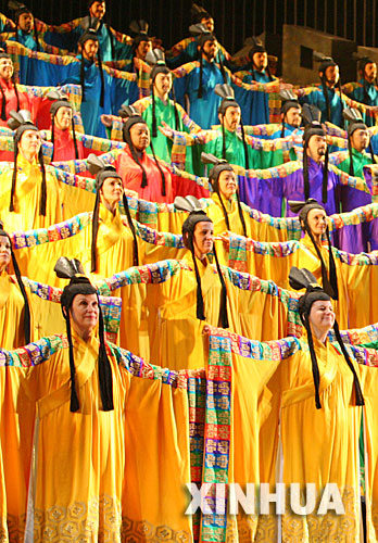 1月13日，中國歌劇《秦始皇》在紐約大都會歌劇院上演，並通過高保真數字傳輸技術在全球150多家影院直播，北美、歐洲和日本的3萬多名觀眾共用了這場視聽盛宴。該劇由譚盾作曲、指揮，張藝謀執導，多明戈主演，自從2006年12月21日首演以來反響強烈，本演出季9場演出票全部銷售一空。 