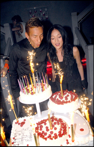 中田英寿赴法国巴黎 与周迅欣赏时装秀