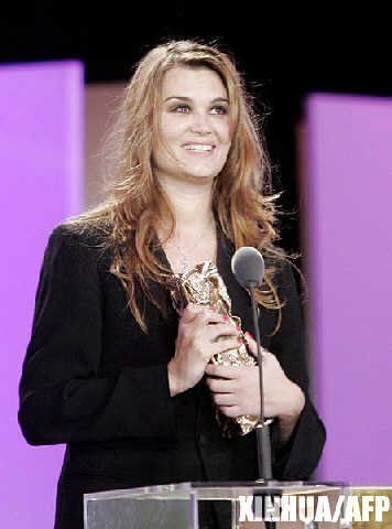 2月24日，法國女演員瑪麗娜·漢德憑藉在電影《夏特萊女士》中的出色表演，獲得凱撒獎最佳女演員獎。第32屆法國電影凱撒獎頒獎典禮于24日在巴黎盛大舉行。