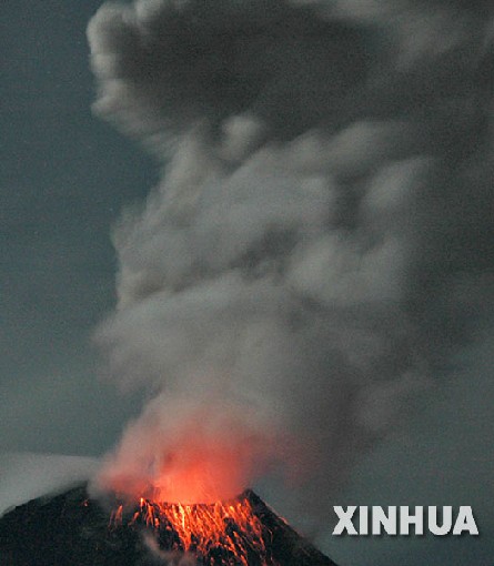 厄瓜多爾通古拉瓦火山噴發(fā)[組圖](1)