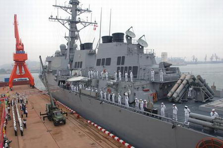 美導彈驅逐艦訪問青島中美海軍將聯合演練(圖)