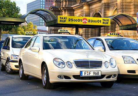 奔驰汽车的出租车世界