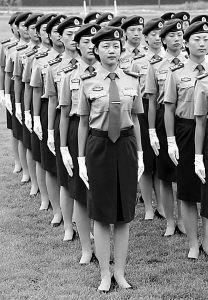 07式军服设计方案经11轮修改 体现东方人体型