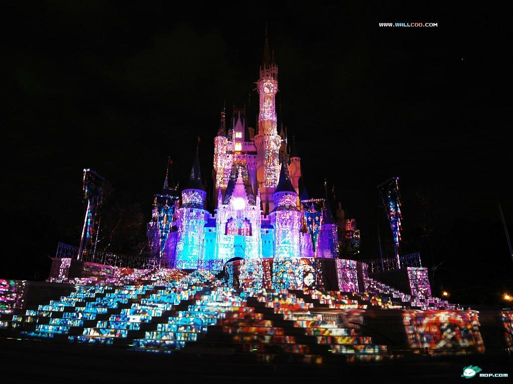 壁纸：香港迪士尼乐园梦夜景 - 中国网