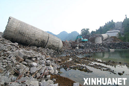 8月14日拍攝的沱江大橋坍塌事故現場。 