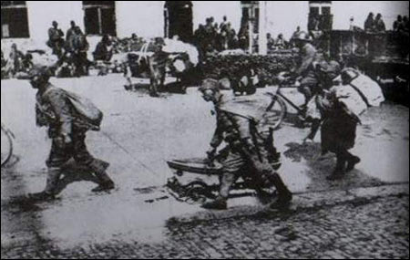 南京大屠杀幸存者证言：全家7口被手榴弹“坑杀”