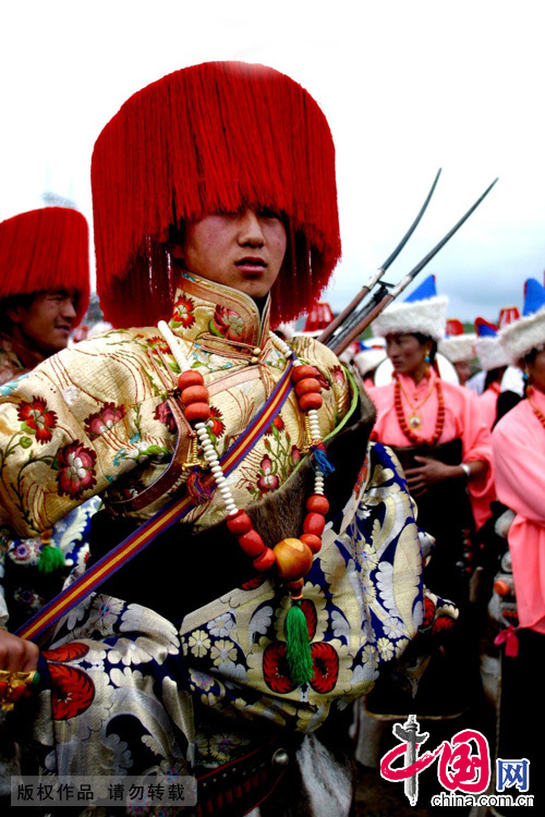 藏族“康巴”武士服饰。