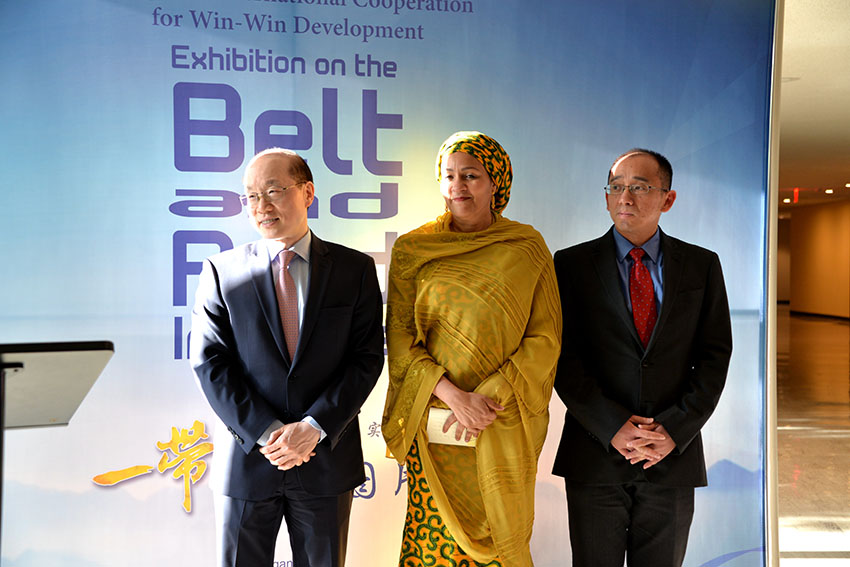 5月8日，“加强国际合作，实现共赢发展——一带一路图片展”在纽约联合国总部拉开帷幕。中国常驻联合国代表刘结一大使、联合国常务副秘书阿米纳和新华社北美分社社长周效政出席开幕式。（殷淼 摄影）