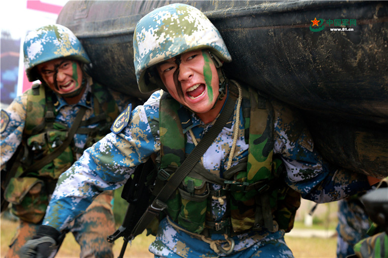 穿越泥潭火网,我们是不一样的海军陆战队_军事_中国网