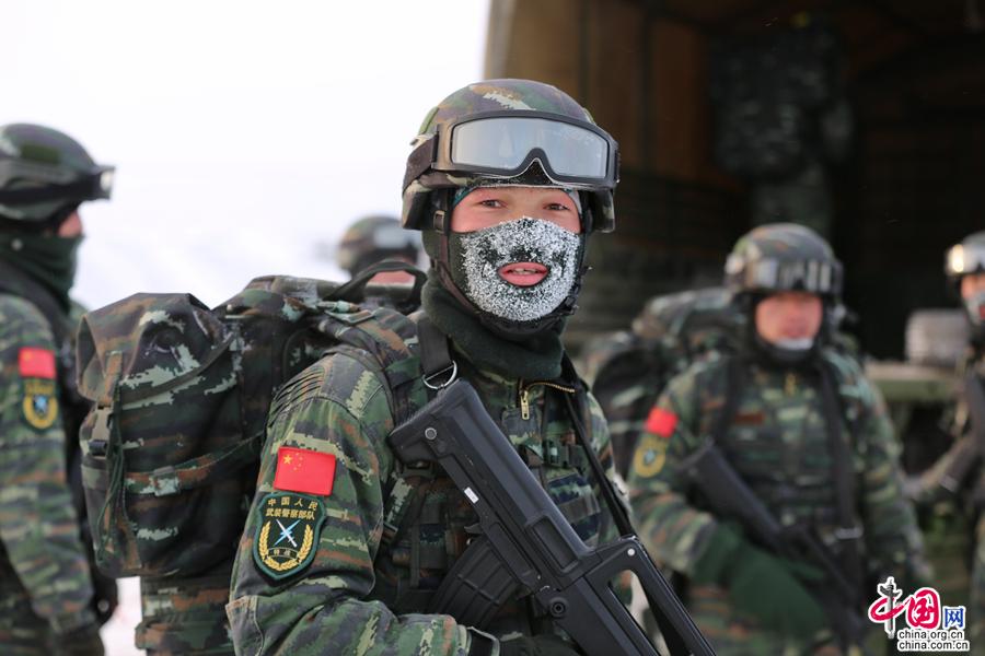 武警兵团总队执勤一支队特战队员. 摄影 夏存喜  胡春谦 赵海鹏