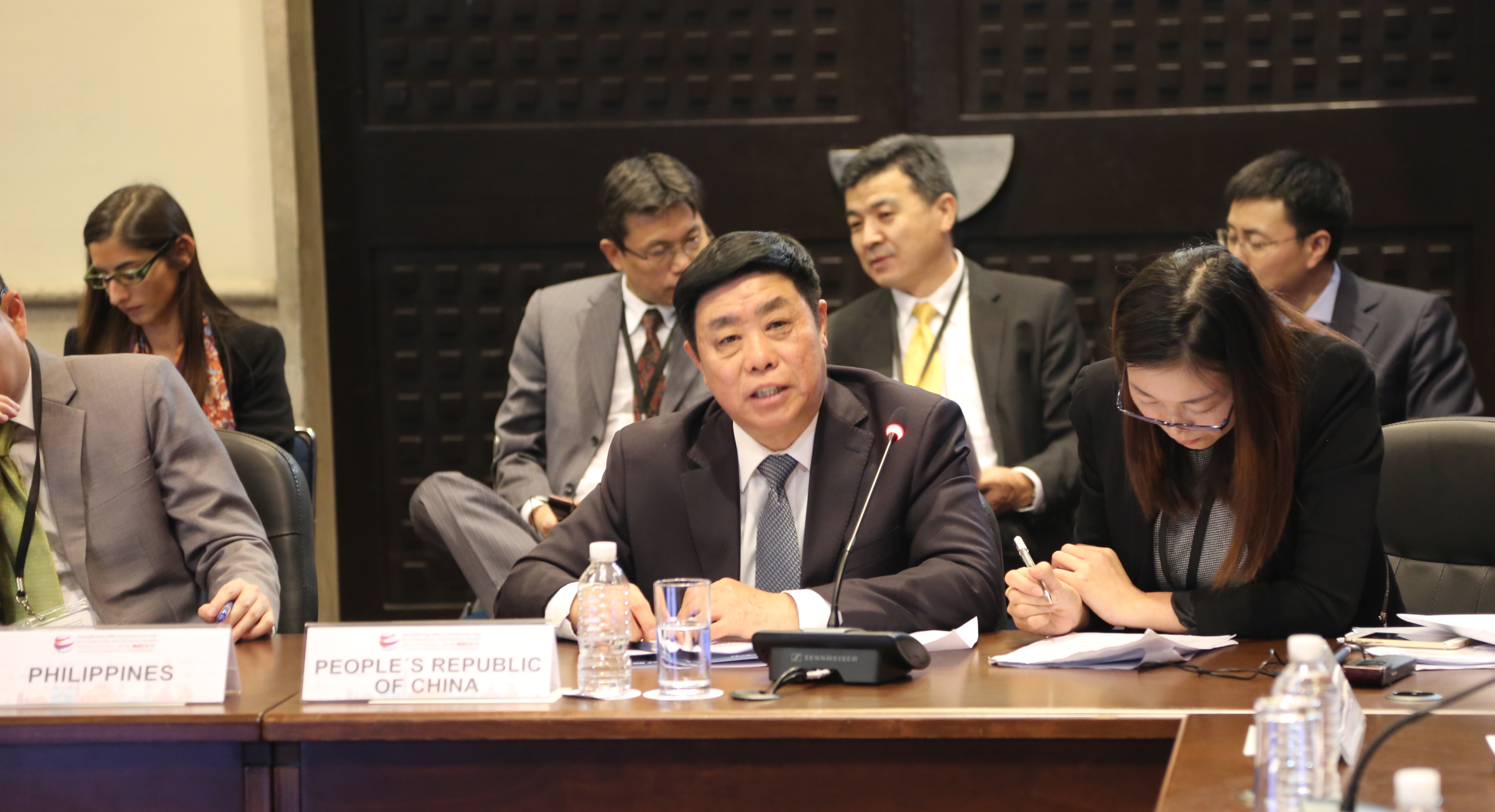 张峰:中国将继续大幅度放宽市场准入
