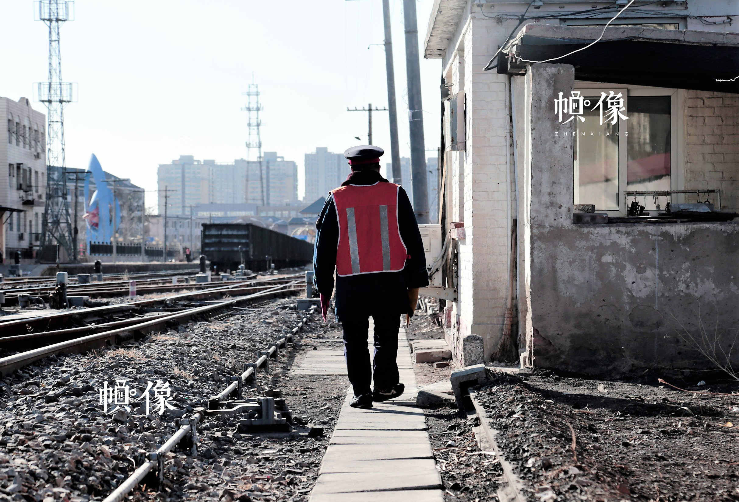 門頭溝車站鐵路扳道員張軍，已經在這個崗位上工作20多年。中國網記者 仝選 攝