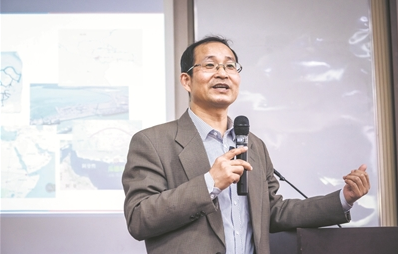 奔忙在"一带一路"上的学者——记全国政协委员,天津大学教授张水波