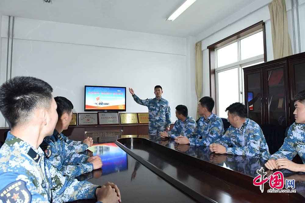 中国海军建军69周年 沐浴海军新时代 共话强军