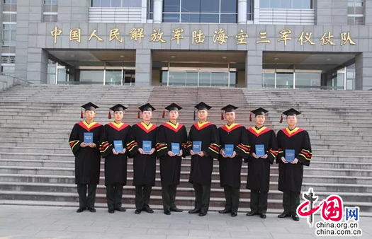 4、衢州大学毕业证书延迟1年：大学毕业延迟一年。毕业证书写成5年还是4年？ 
