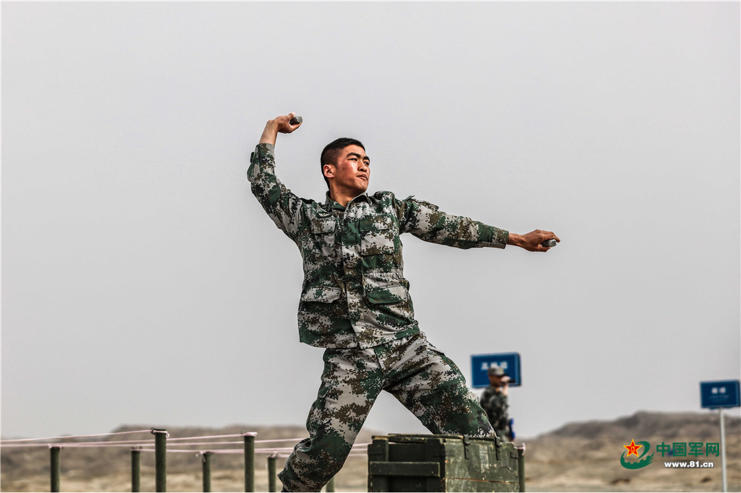 现场直击!陆军防空导弹兵备战"晴空"比赛