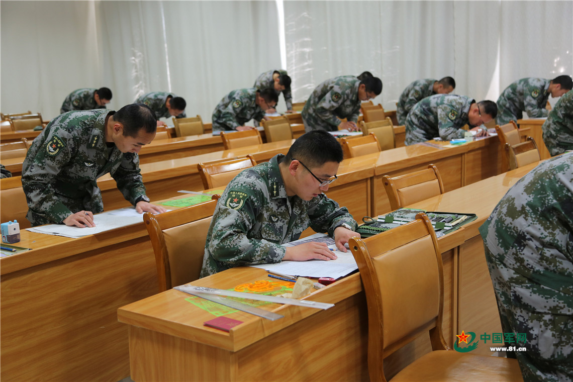 百余边防官兵比武 告诉你如何做一个合格戍边人