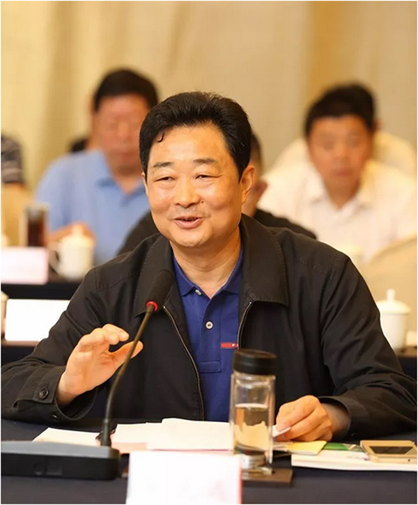 重庆市工商联党组副书记,副主席彭光远主持会议