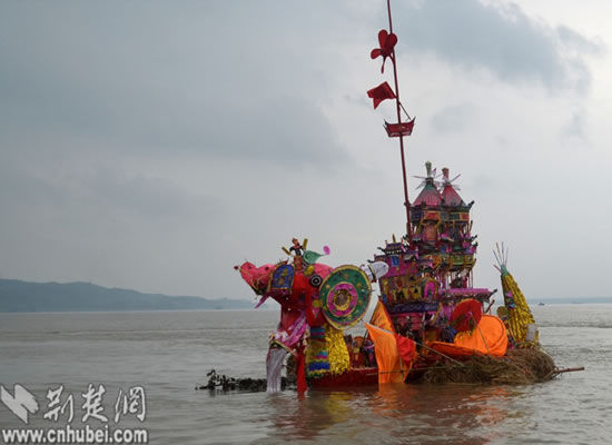 æ¯å¹´ååäºæåå
«ä¸¾è¡ç西å¡ç¥èä¼âéç¥èâ仪å¼ï¼èµæå¾ï¼