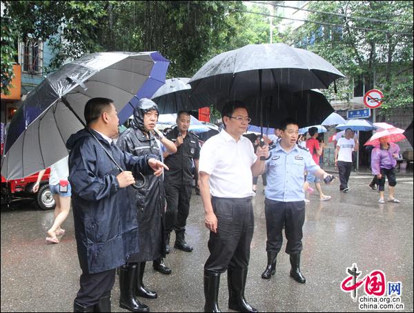 广元市委常委,朝天区委书记蔡邦银一线巡查灾情
