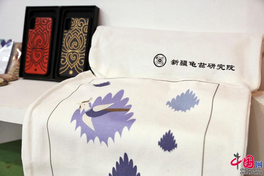 龟兹花鸟系列帆布包文创产品 龟兹花鸟系列帆布包文创产品