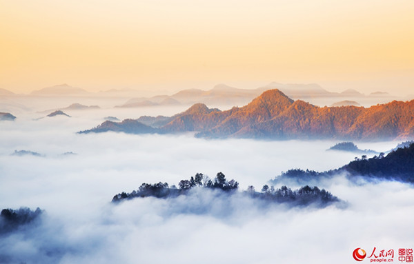 安徽黃山石潭雲海瀰漫美如仙境