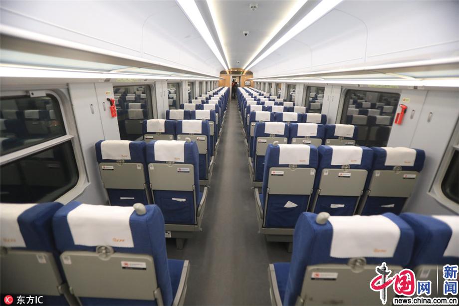 2019年1月23日晚8点05分,d712次列车从杭州站缓缓驶出.