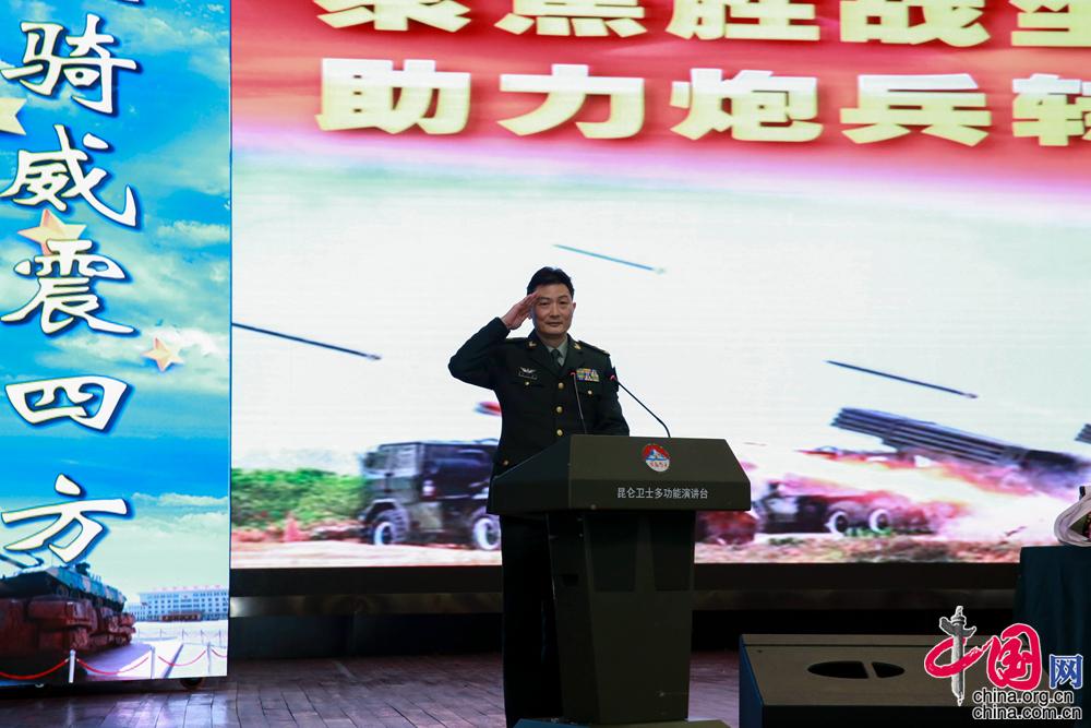 张雨 摄首场报告会上,北京卫戍区某防化团一营二连代理排长吕建民