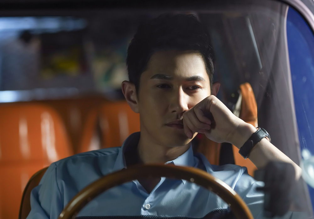 剧照今年4月底,由陈晓,景甜,何明翰出演的电视剧《一场遇见爱情的旅行