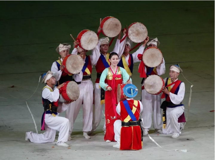 朝鲜三大乐团——国立交响乐团,功勋合唱团,三池渊管弦乐团首次同台献