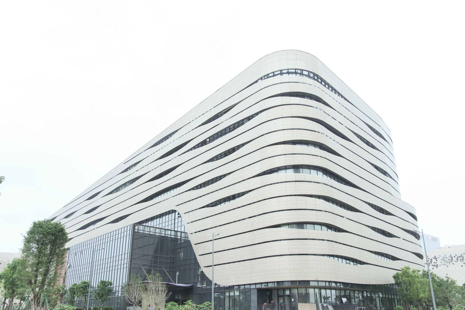 泉州大剧院迎首演 "四朵花瓣"打造泉州文化新地标