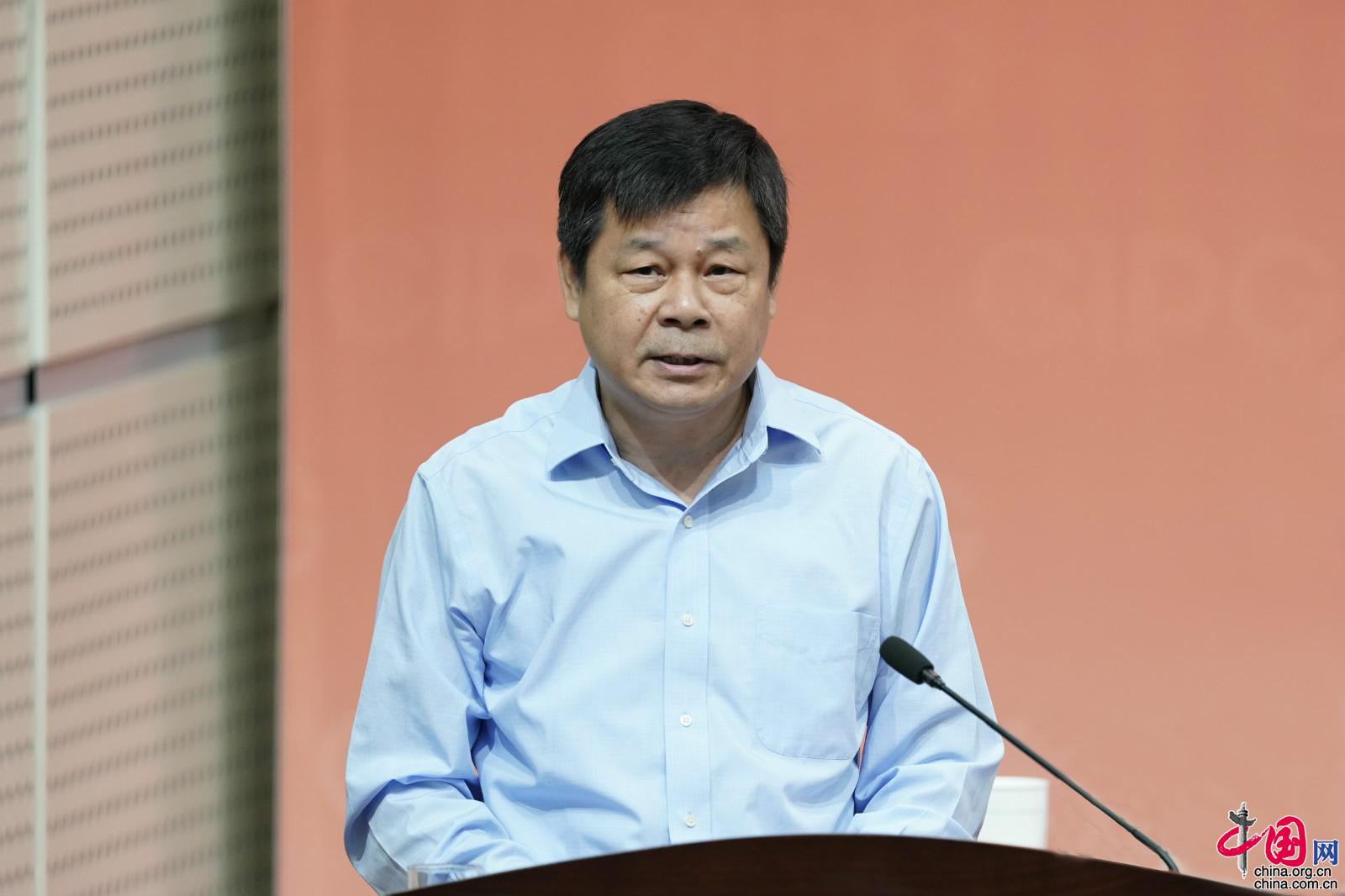 中国网北京9月5日讯 4日上午,庆祝中国外文局建局70周年座谈会在京召开,中共中央政治局委员、中央书记处书记、中央宣传部部长黄坤明宣读习近平总书记贺信并讲话。 中国网北京9月5日讯 4日上午,庆祝中国外文局建局70周年座谈会在京召开,中共中央政治局委员、中央书记处书记、中央宣传部部长黄坤明宣读习近平总书记贺信并讲话。