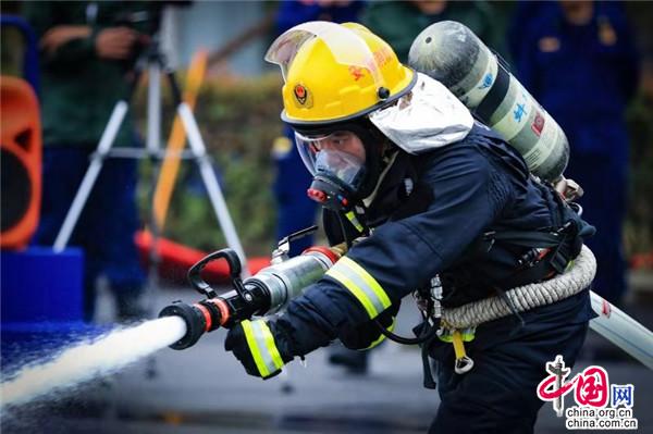 中国发布丨全国首届火焰蓝消防救援技能对抗比武在浙江绍兴开幕