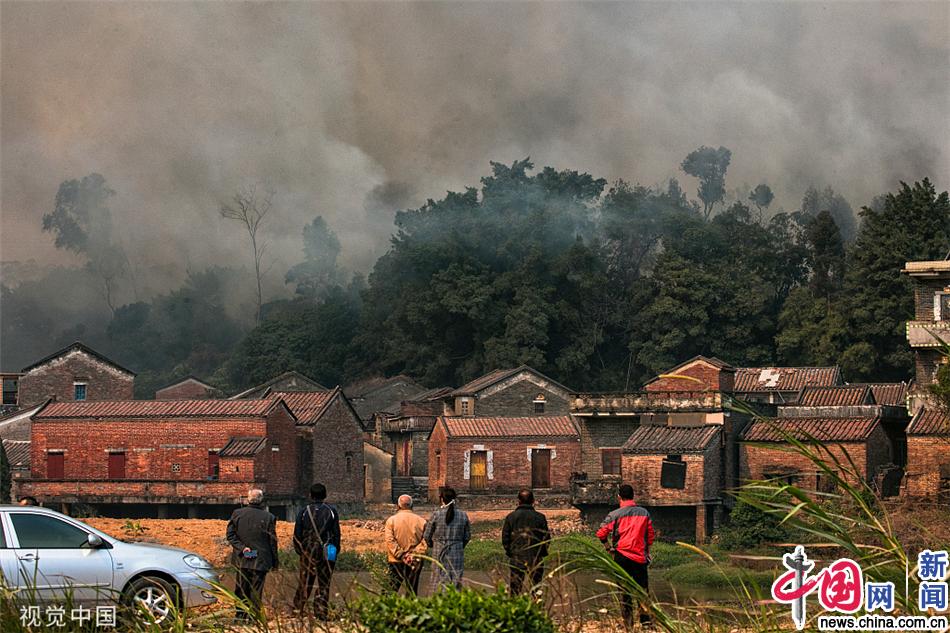 广东佛山高明区山火持续 已开始人员撤离工作