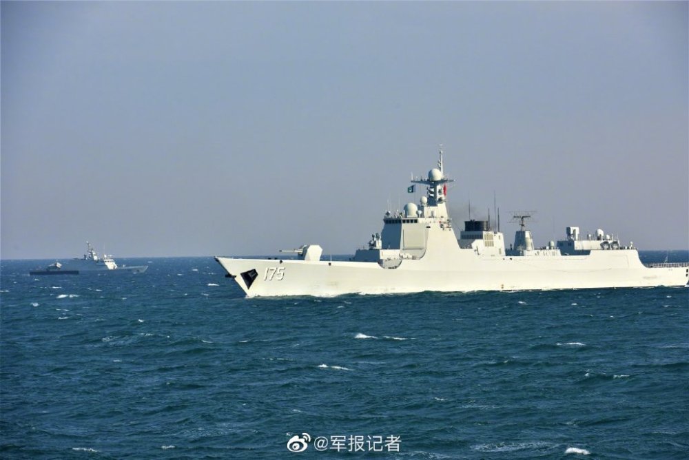 中国海军巴中舰图片