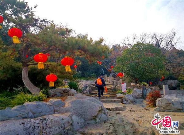 徐州云龙湖景区节日气氛浓郁成春节网红打卡地