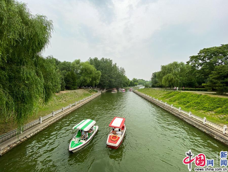 北京朝阳公园成划船好去处夏天泛舟享清凉24