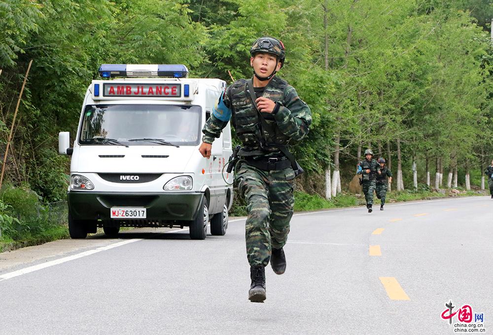 鏖战鄂西南！武警特战队员“魔鬼周”极限挑战全力出击 组图 图片中国中国网 4138