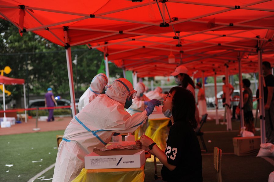 房山区长阳镇完成新冠肺炎集中采样工作