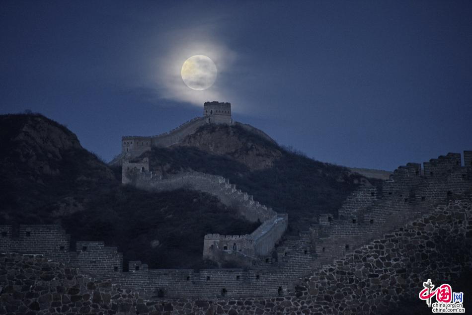 中国长城邀明月盛世迎国庆金山岭赏月颂中秋