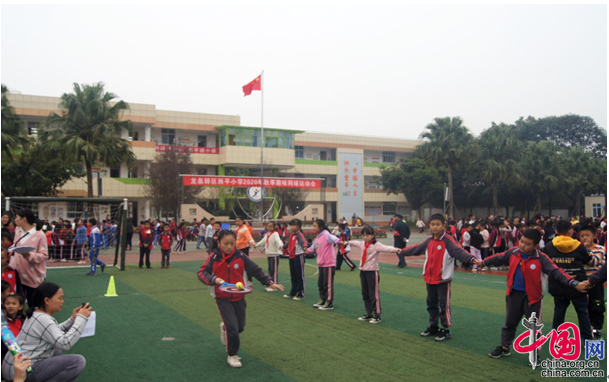 让每位学生都成为主角成都龙泉驿西平小学用网球点亮孩子快乐童年