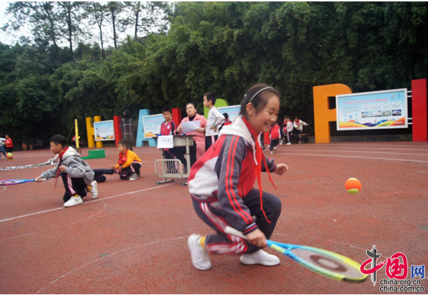 让每位学生都成为主角成都龙泉驿西平小学用网球点亮孩子快乐童年