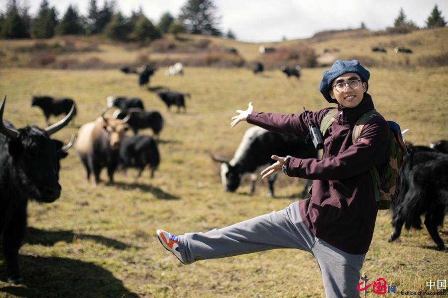 梁靖康安崎池子组"架不住天团" 牧场放牛大片超养眼_时尚中国_中国网