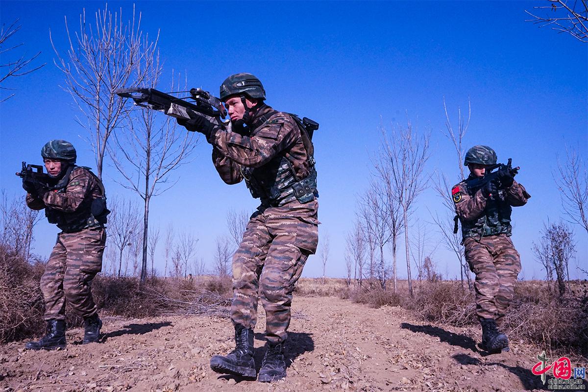 寒冬时节武警特战队员鏖战魔鬼周