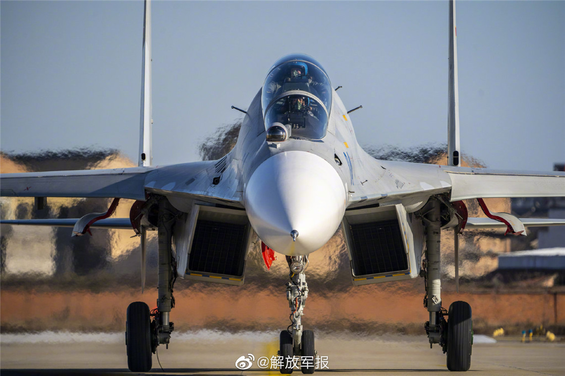 高清图:近距离看战鹰出击!_新闻中心_中国网