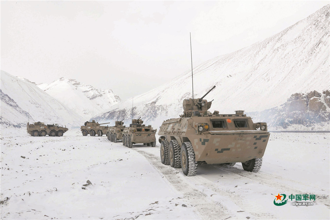 冰雪严寒练犹酣——新疆军区某团实战化演练影像