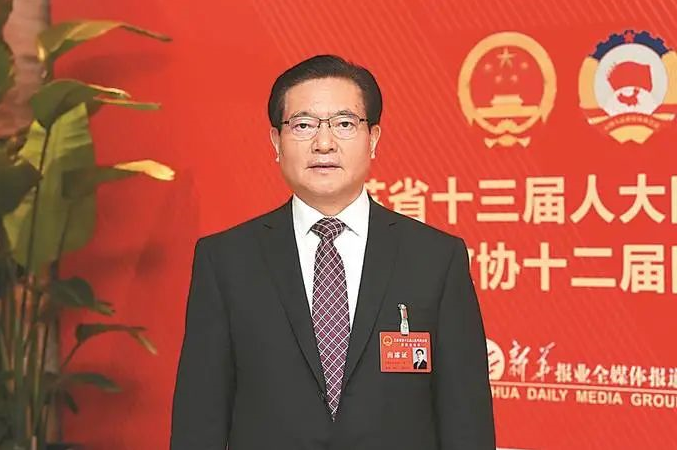 无锡市委书记黄钦勇做全省排头兵烙下鲜明太湖印